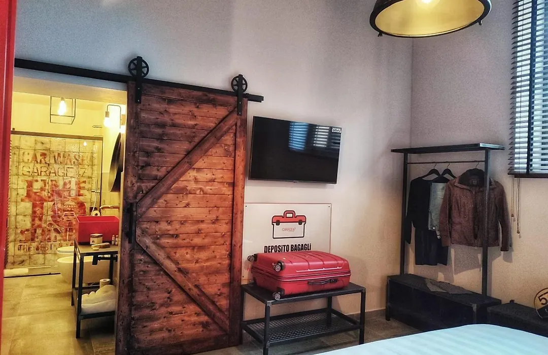 GARAGE47 Storica Officina Meccanica LOFT B&B iN PIENZA-1