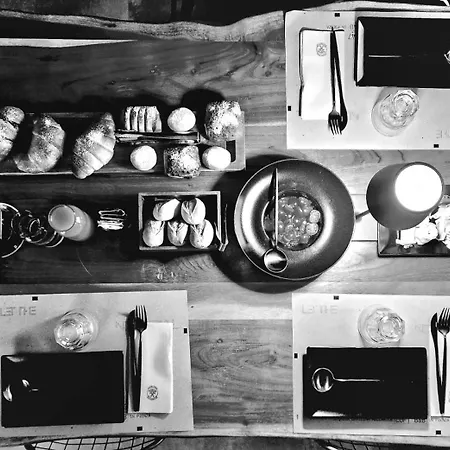 GARAGE47 Storica Officina Meccanica LOFT B&B iN PIENZA-2